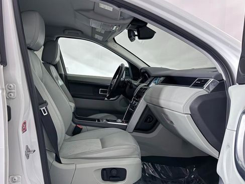 Used 2016 Land Rover Discovery Sport SE image 24