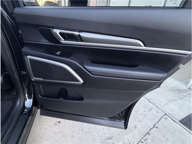 Used 2020 Kia Telluride LX FWD image 22