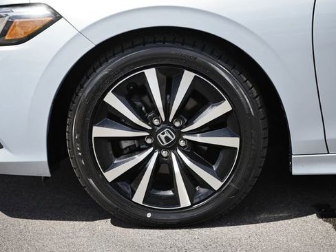Used 2023 Honda Civic EX image 5