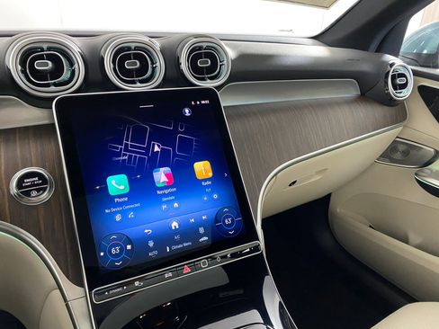 Used 2026 Mercedes-Benz GLC 300 4MATIC image 24