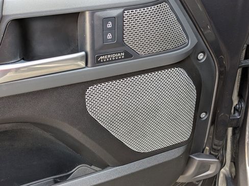 Used 2023 Land Rover Defender 130 X image 13