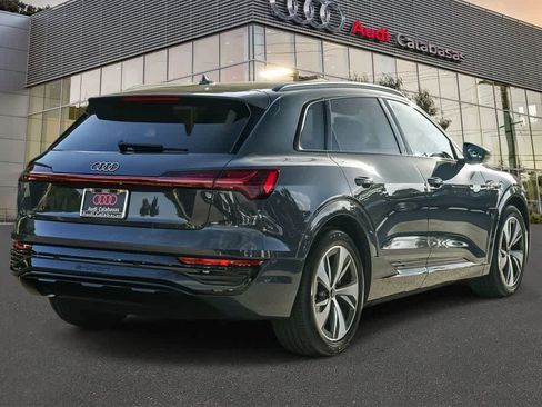 Used 2024 Audi Q8 e-tron Premium Plus AWD/4WD image 4