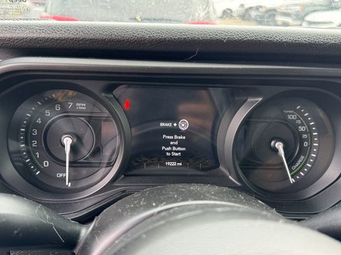 Used 2024 Jeep Wrangler Unlimited AWD/4WD image 15