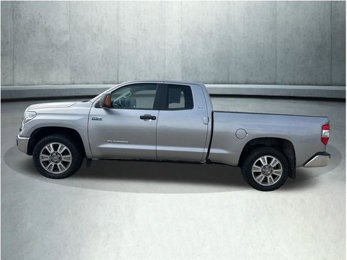 Used 2016 Toyota Tundra SR5 image 2