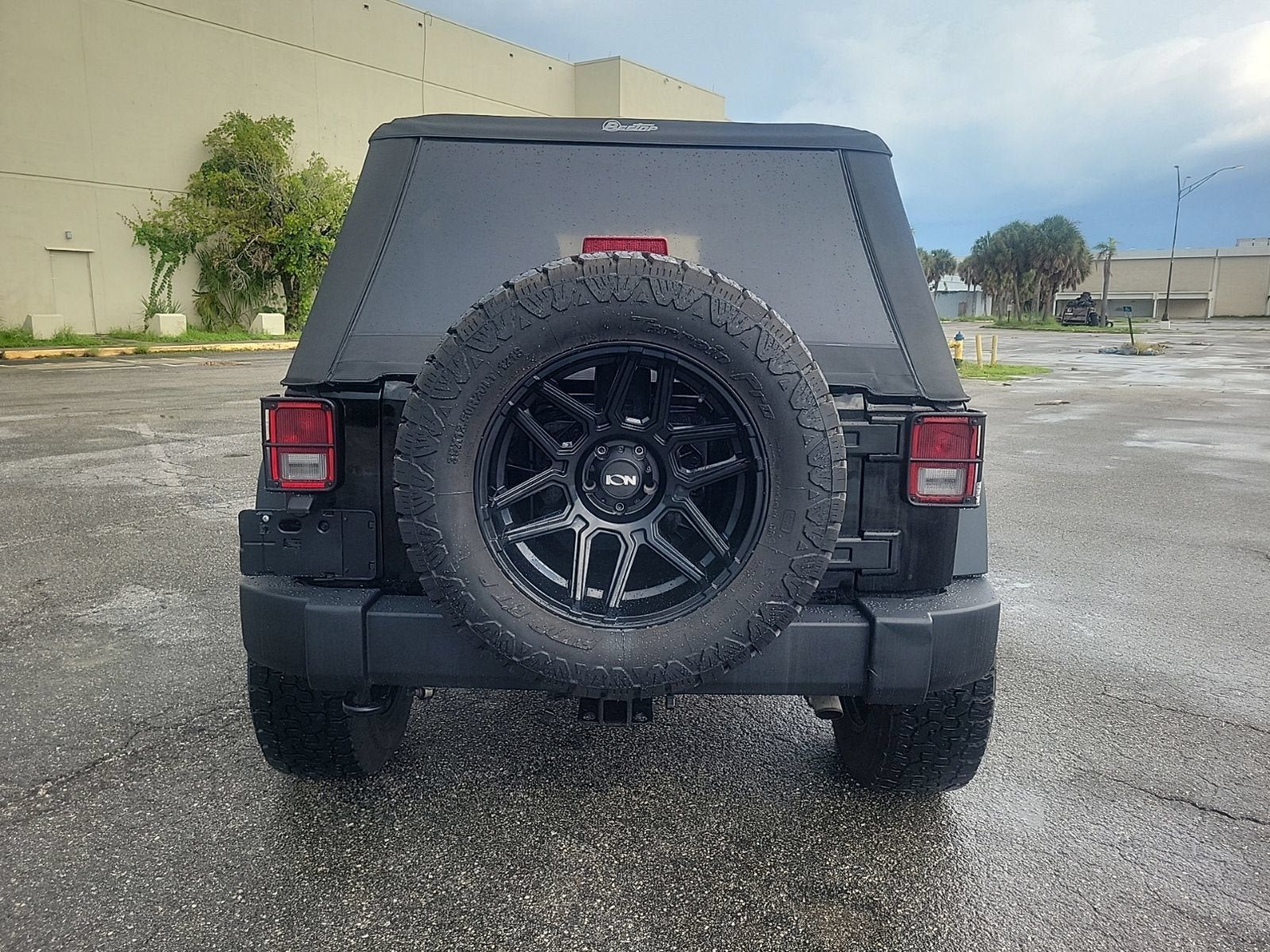 Used 2018 Jeep Wrangler Unlimited Sport S AWD/4WD image 9