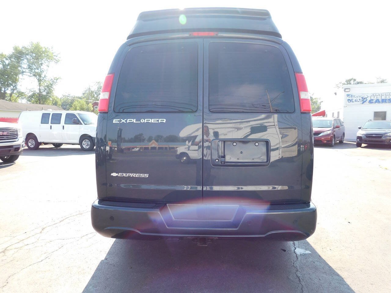 Used 2018 Chevrolet Express 2500 w/ Enhanced Convenience Package RWD image 35