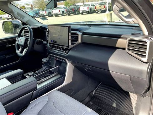 Used 2024 Toyota Sequoia SR5 AWD/4WD image 14