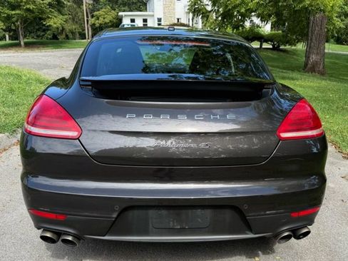 Used 2015 Porsche Panamera 4S image 8