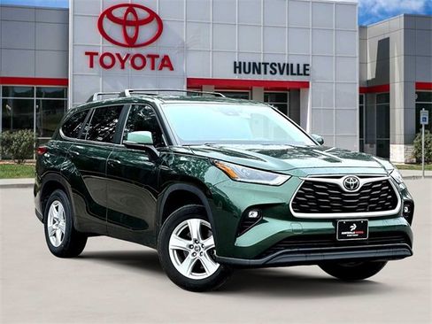 Certified 2023 Toyota Highlander LE image 1