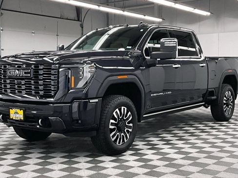 Used 2024 GMC Sierra 3500 Denali Ultimate AWD/4WD image 13