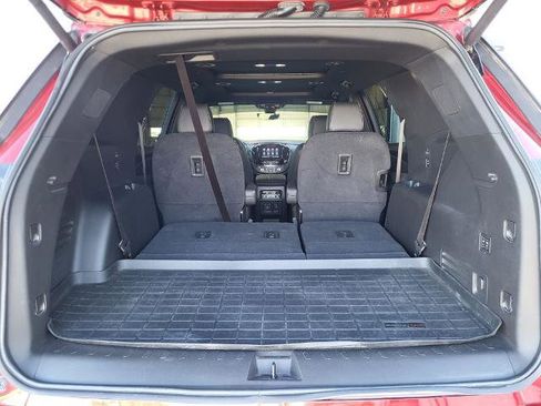Used 2023 Chevrolet Traverse High Country image 33