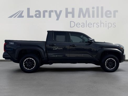 Certified 2025 Toyota Tacoma TRD Off-Road w/ TRD Off Road Upgrade Package image 6