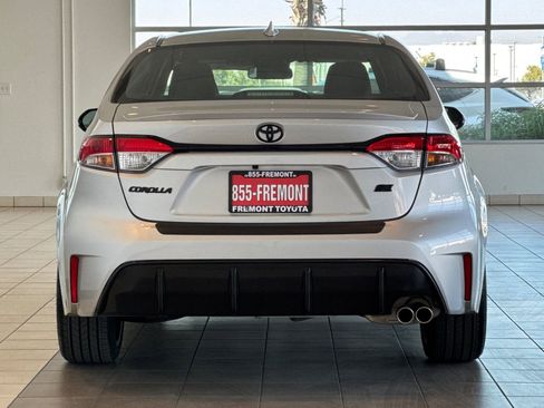 Certified 2025 Toyota Corolla SE FWD image 5