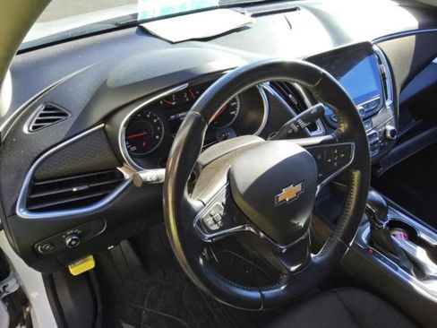 Used 2021 Chevrolet Malibu LT w/ Redline Edition FWD image 6