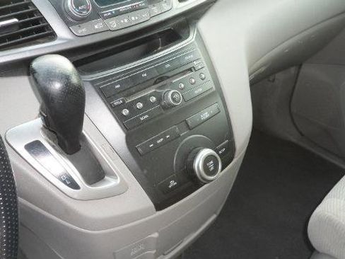 Used 2011 Honda Odyssey EX image 17