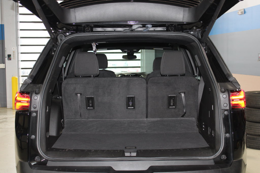 Used 2023 Chevrolet Traverse LT AWD/4WD image 29