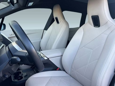 Used 2023 BMW iX xDrive50 w/ Convenience Package image 5