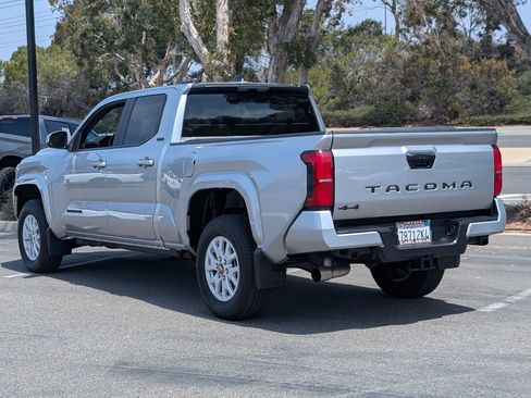 Used 2025 Toyota Tacoma SR5 AWD/4WD image 12