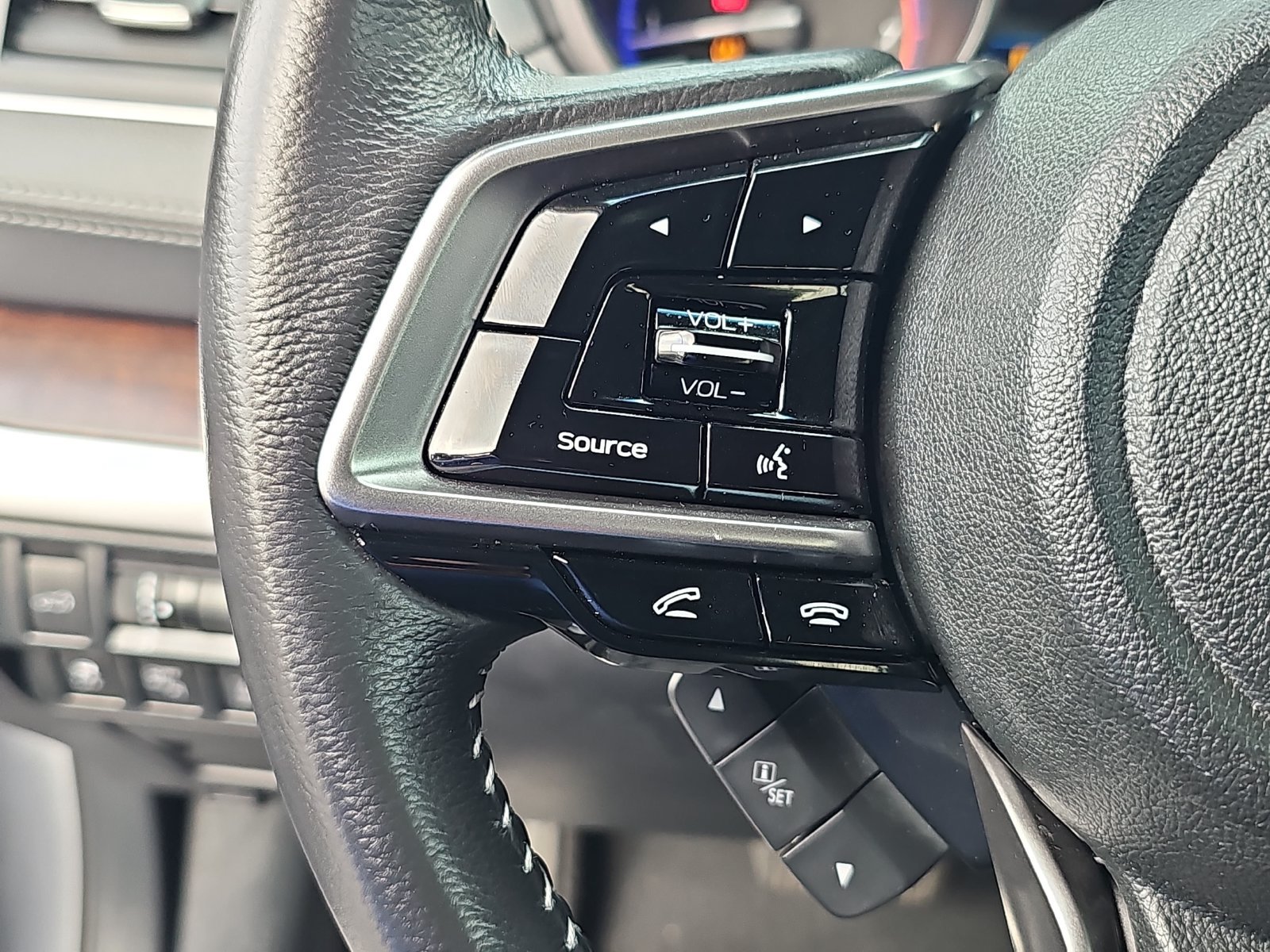 Used 2019 Subaru Outback 3.6R Limited AWD/4WD image 18