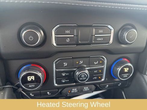 Used 2024 Chevrolet Suburban LT w/ Luxury Package image 29