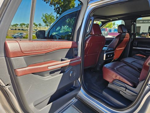Used 2024 Ford Expedition Max Limited image 18