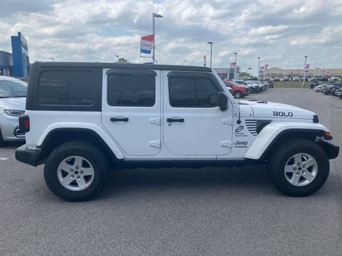 Used 2020 Jeep Wrangler Unlimited Sahara AWD/4WD image 8