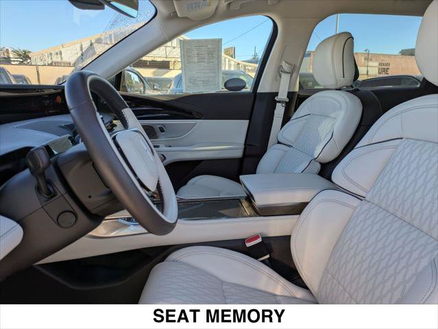 Used 2025 Lincoln Nautilus Black Label AWD/4WD image 21