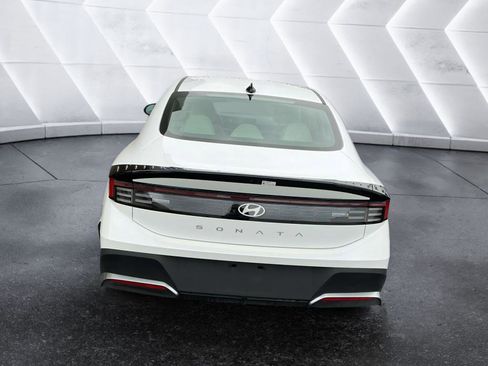 Certified 2025 Hyundai Sonata SE image 6