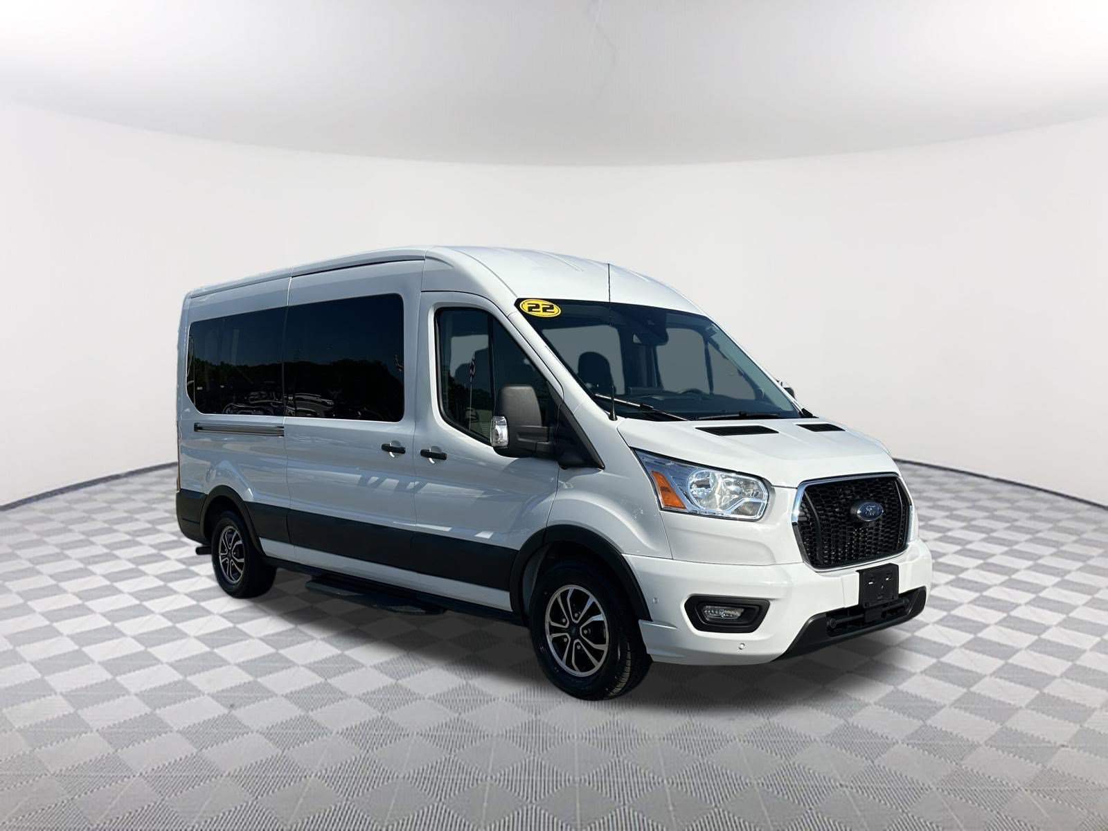 Used 2022 Ford Transit 350 XLT RWD image 3