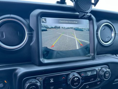 Used 2022 Jeep Gladiator Overland w/ Popular Equipment Package image 26