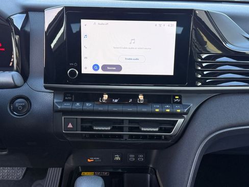 Used 2025 Toyota Camry LE image 21