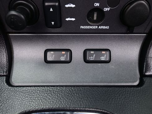 Used 2004 Ford Thunderbird image 18