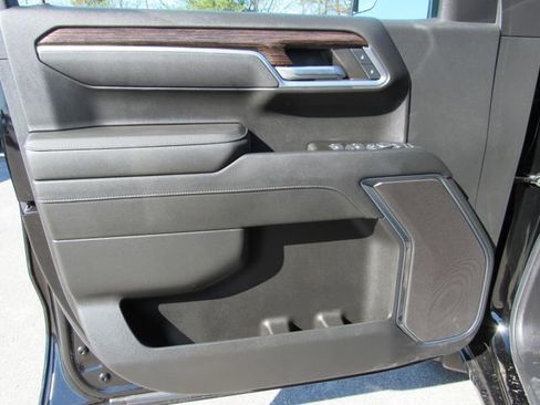 Used 2024 GMC Sierra 1500 Elevation image 11