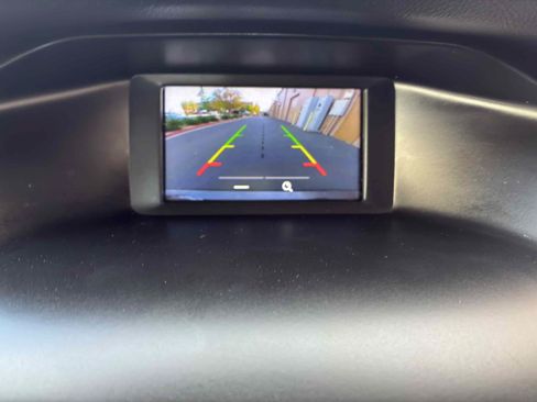 Used 2018 Ford Focus SE FWD image 28