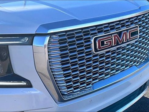 Used 2021 GMC Yukon Denali w/ Denali Premium Package image 29