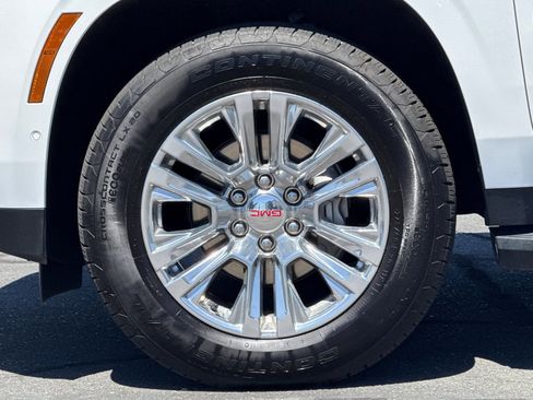 Used 2025 GMC Yukon XL Denali AWD/4WD image 39