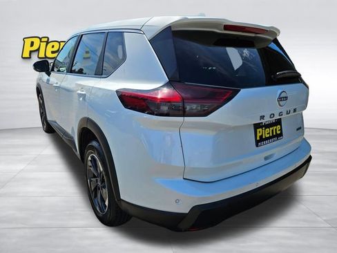 Used 2025 Nissan Rogue SV AWD/4WD image 3