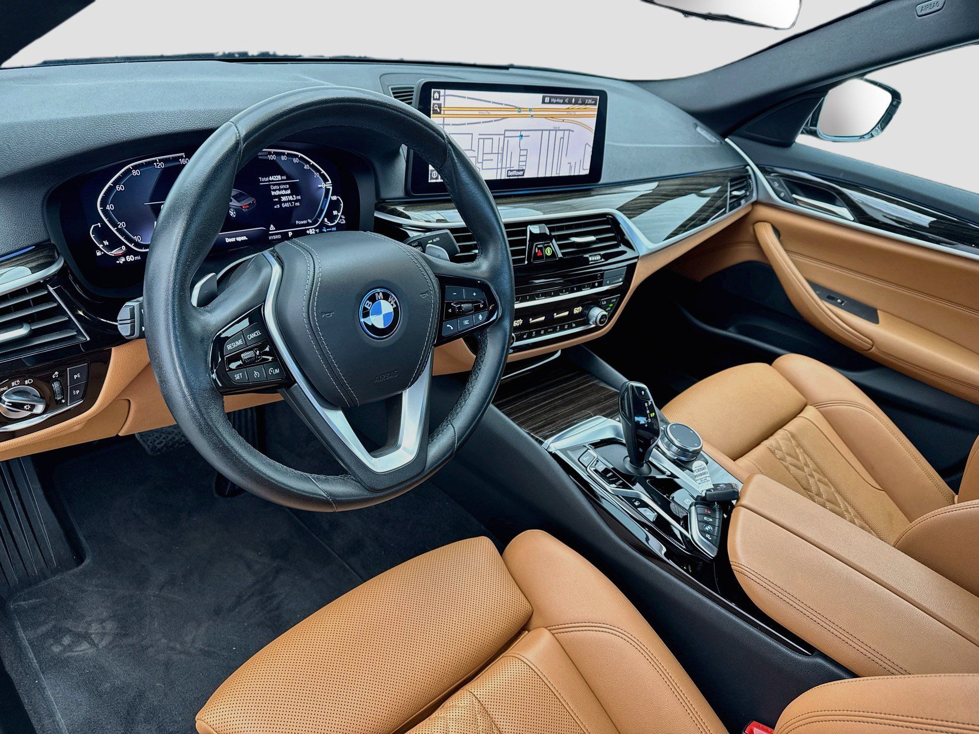 Used 2023 BMW 530e w/ Convenience Package RWD image 7