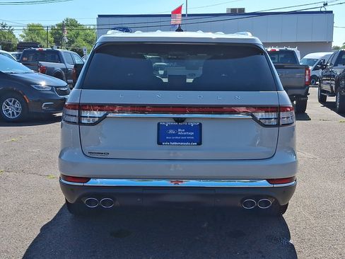 Used 2023 Lincoln Aviator Reserve w/ Equipment Group 201A AWD/4WD image 6