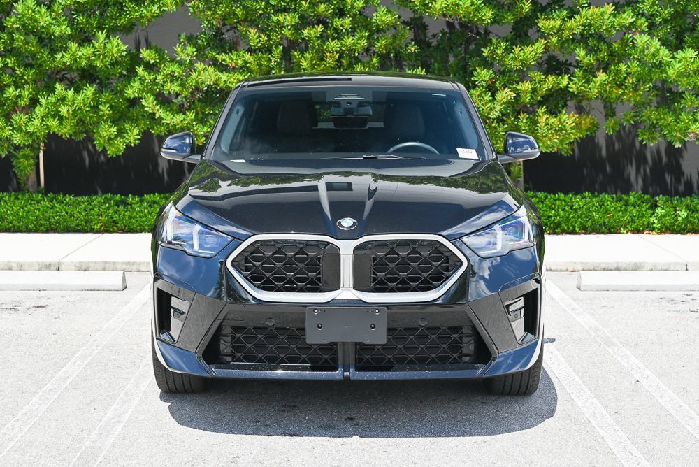 Used 2026 BMW X2 xDrive28i AWD/4WD image 2