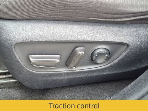 Used 2022 Toyota RAV4 XLE FWD image 17