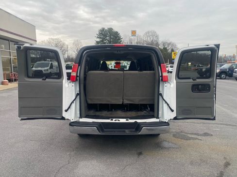 Used 2016 Chevrolet Express 3500 LT w/ LT Preferred Equipment Group image 29