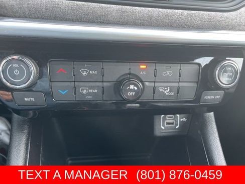 Used 2024 Jeep Compass Latitude AWD/4WD image 21