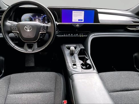 Certified 2023 Toyota Crown AWD/4WD image 16