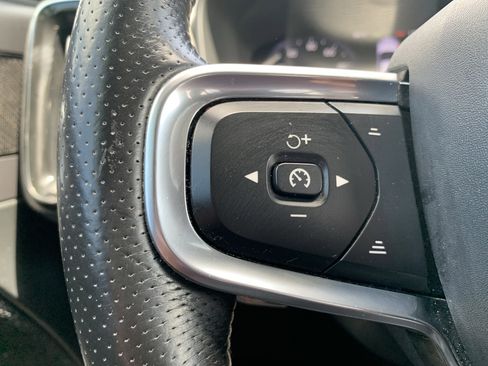 Used 2019 Volvo XC40 T5 R-Design AWD/4WD image 18
