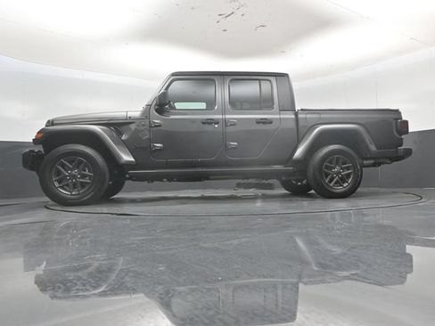 Used 2024 Jeep Gladiator Sport AWD/4WD image 52