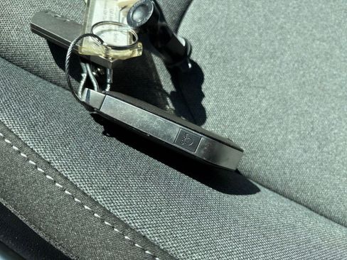 Used 2025 Kia K4 LXS image 23