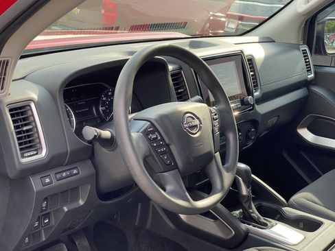 Used 2022 Nissan Frontier SV w/ Technology Package AWD/4WD image 11
