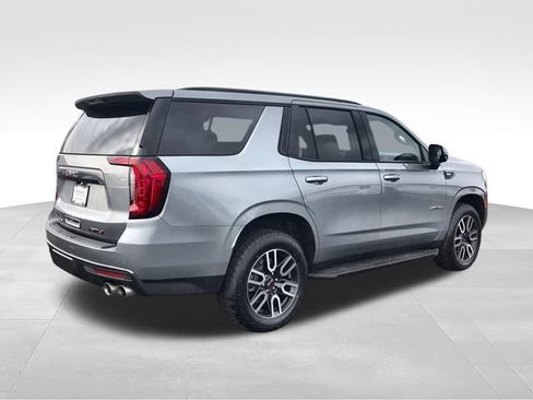 Used 2024 GMC Yukon AT4 w/ Technology Package AWD/4WD image 8