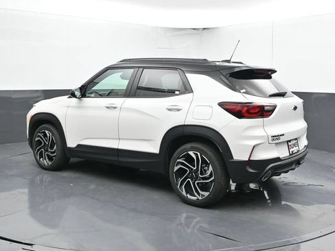 Used 2025 Chevrolet TrailBlazer RS w/ Convenience Package FWD image 9
